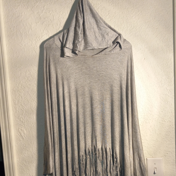 Sweet Claire Tops - 🐮 🐄 Hooded Fringed Blouse